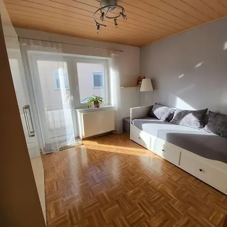 Schoene Mit Eigenem Eingang Und Parkplatz Apartamento Fulda