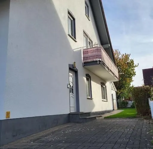 Appartement Schoene Mit Eigenem Eingang Und Parkplatz *